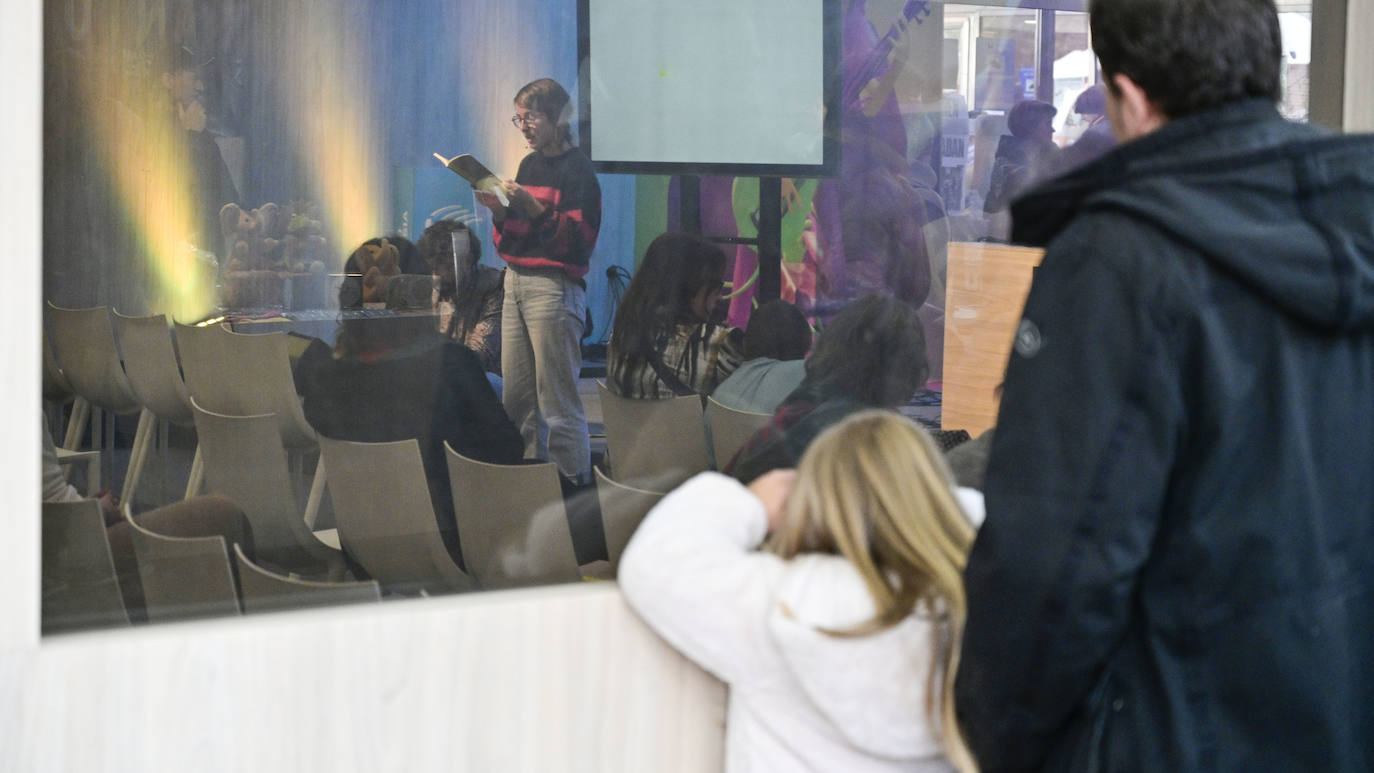 Azoka, jendez gainezka