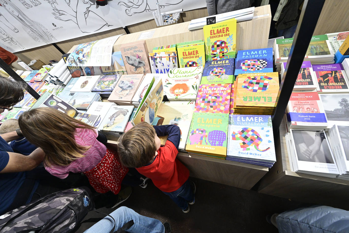 Azoka, jendez gainezka