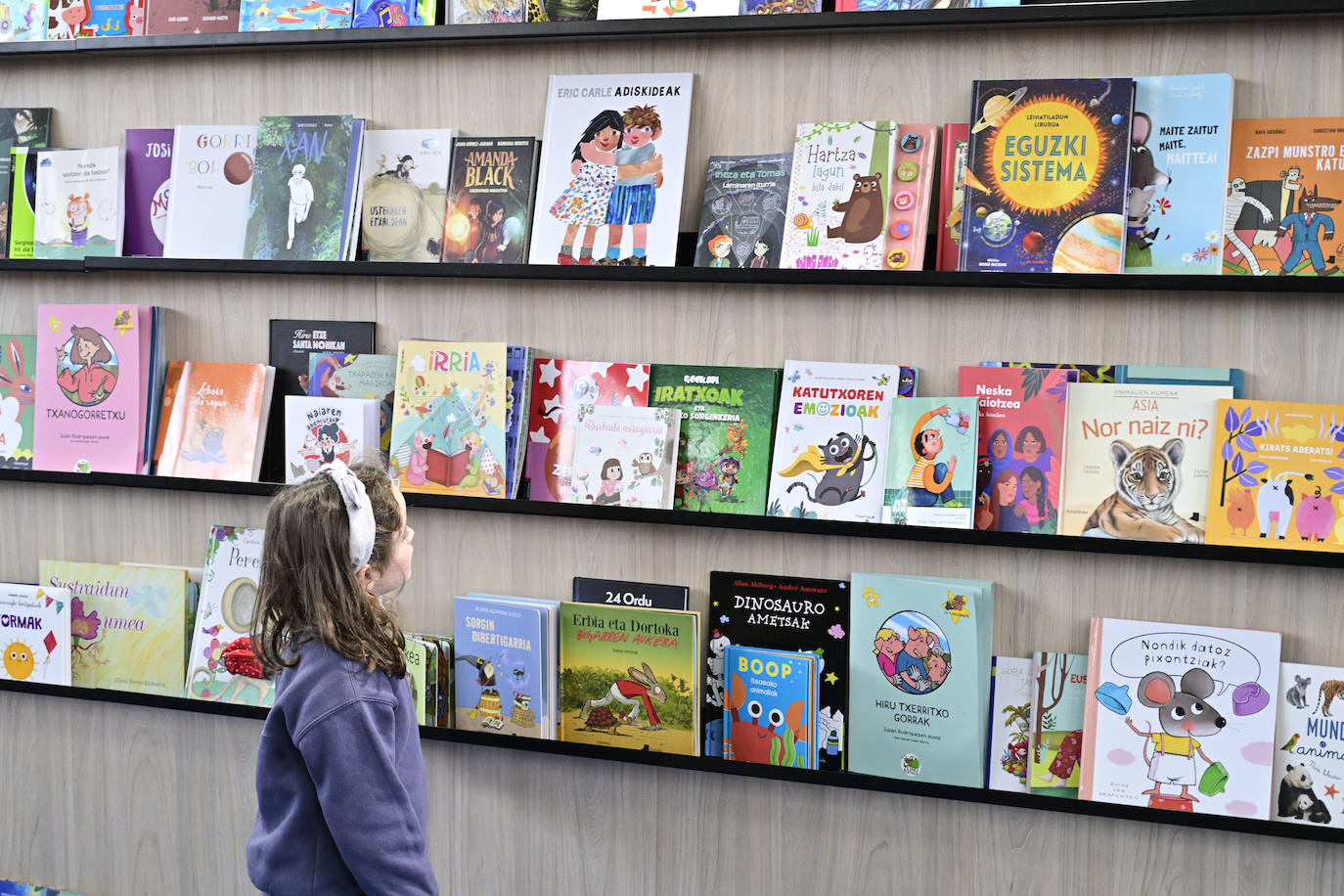 Azoka, jendez gainezka