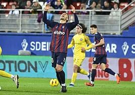 Joseba Etxeberria: «No es normal que nos piten tantos penaltis en contra»