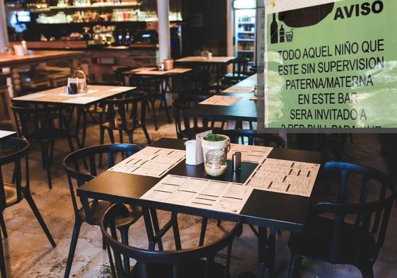 El cartel colgado en un restaurante que avisa a sus clientes sobre el comportamiento de sus niños.