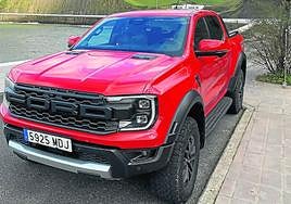 La Ford Ranger Raptor es una camioneta pick-up de doble cabina con grandes prestaciones.