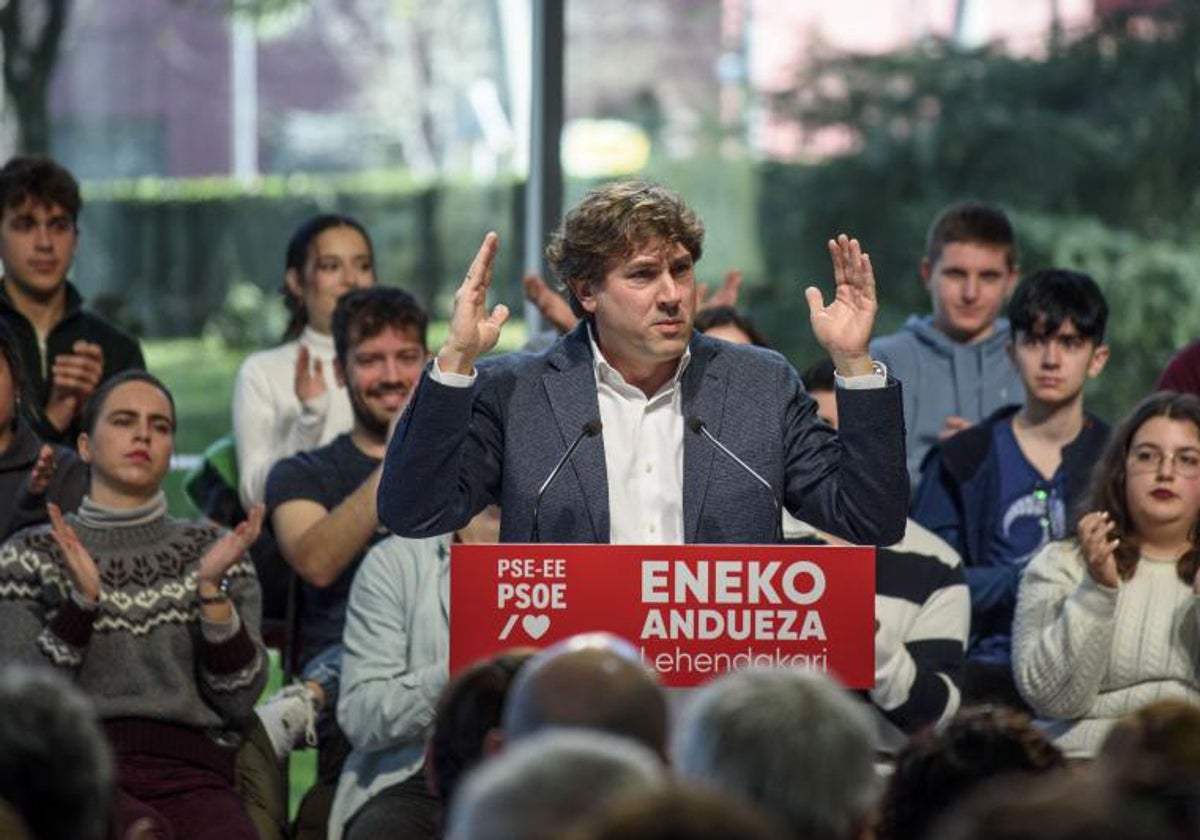 Eneko Andueza, en su presentación oficial como candidato del PSE a lehendakari.