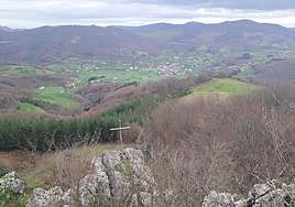 El señor de Arburu se presentó en silencio, pero vigilante.