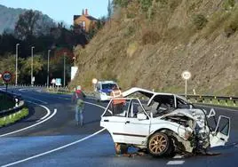 Estado en el que quedó el coche de los dos fallecidos y los dos heridos en la GI-636 de Lezo.