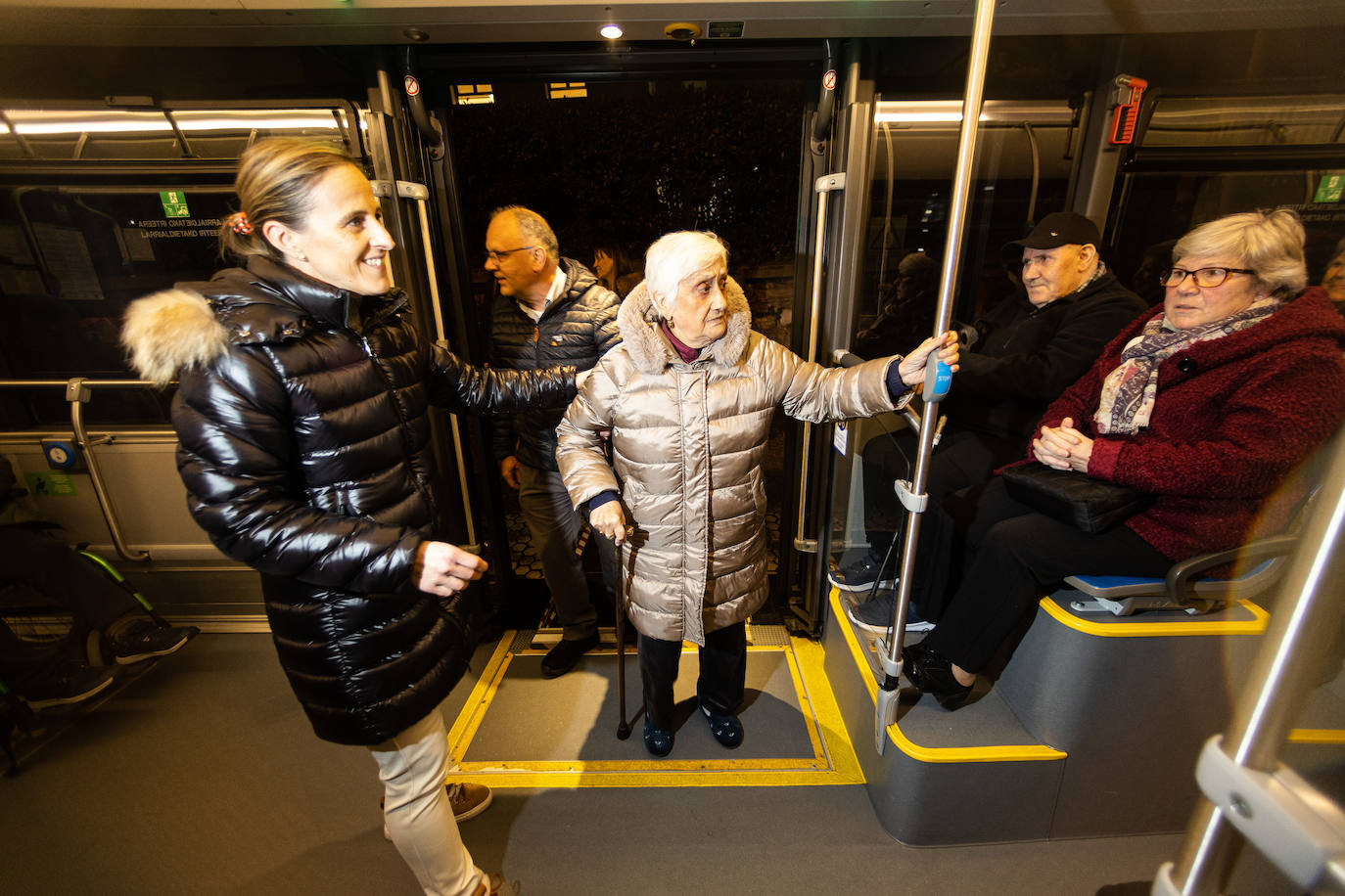 La Donostia navideña a bordo de un autobús