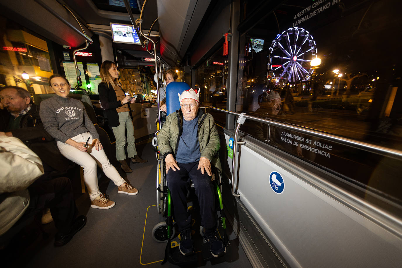 La Donostia navideña a bordo de un autobús