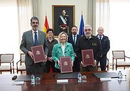 El Ayuntamiento de Donostia y Defensa firman el acuerdo de compraventa de los cuarteles de Loiola