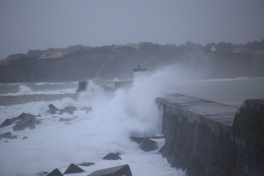 Buscan a dos marineros en Ziburu