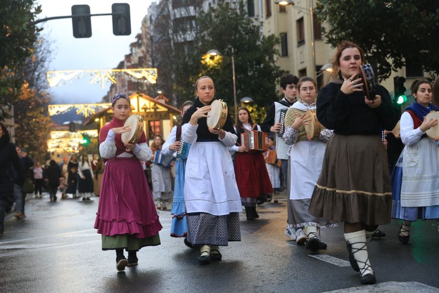 Las mejores imágenes del paso de Olentzero por Irun