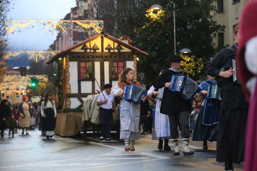 Las mejores imágenes del paso de Olentzero por Irun