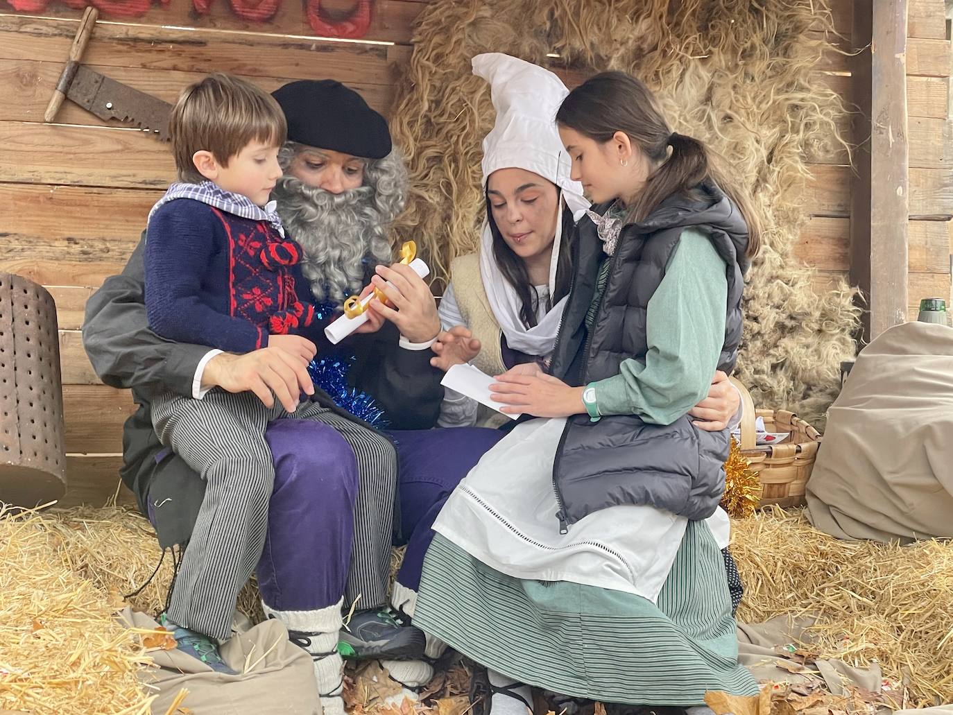 Pasacalles para recibir a Olentzero y Mari Domingi