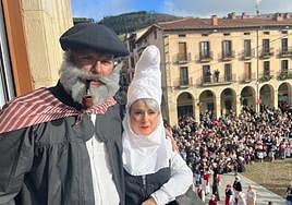 Olentzero y Mari Domingi, en su visita a Zumarraga