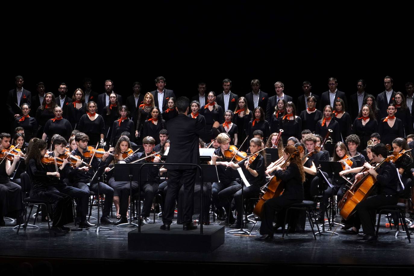 Euskadiko Gazte Orkestrako kideak, lehengo gabonetan Victoria Eugenian eskaini zuten kontzertuan.