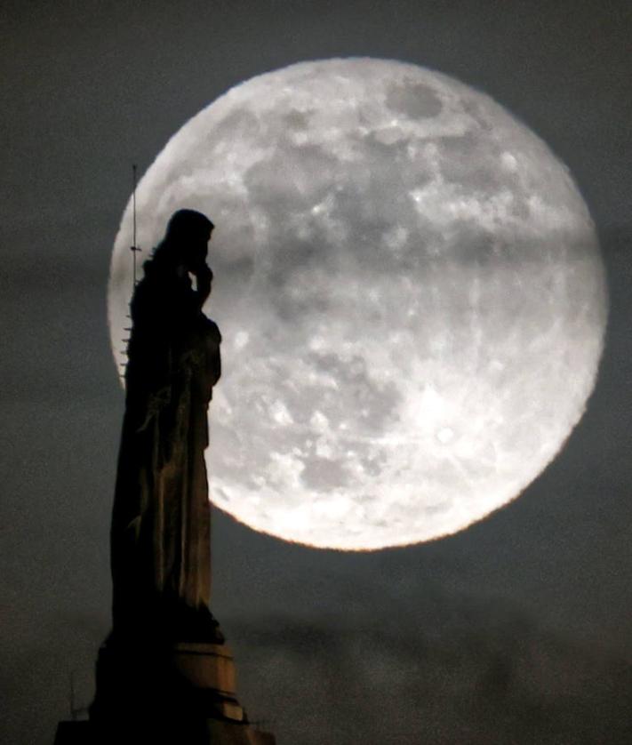 Imagen secundaria 2 - Espectacular Luna Fría en Donostia