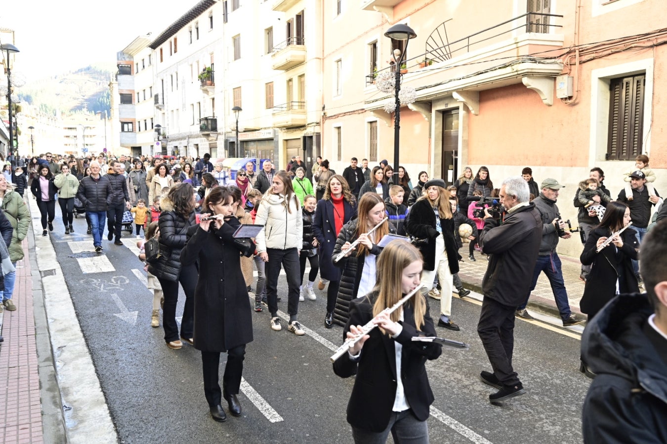 Caluroso homenaje a Irene Paredes en Legazpi