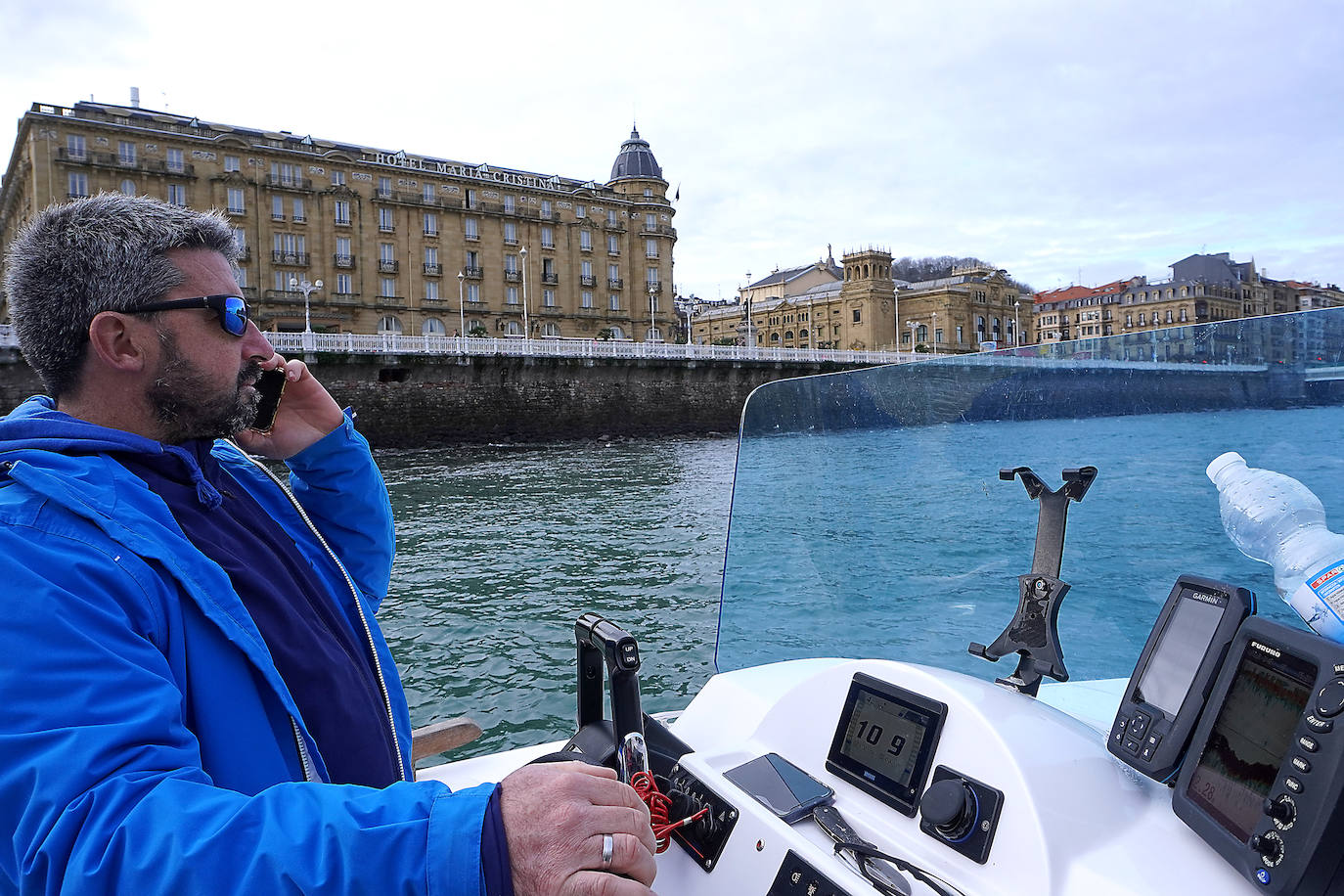 Fotos: Paseos solidarios por el Urumea