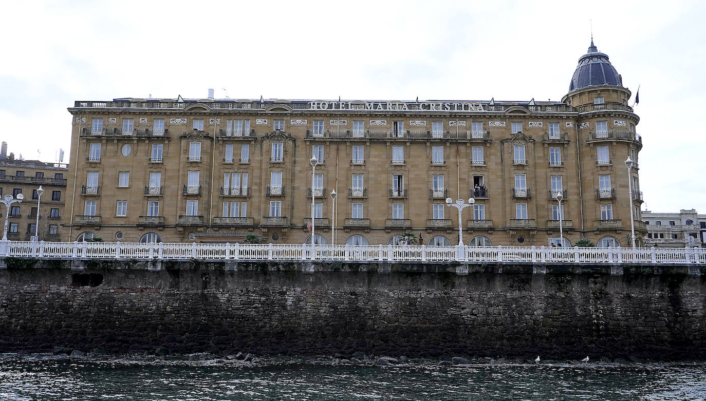 Fotos: Paseos solidarios por el Urumea