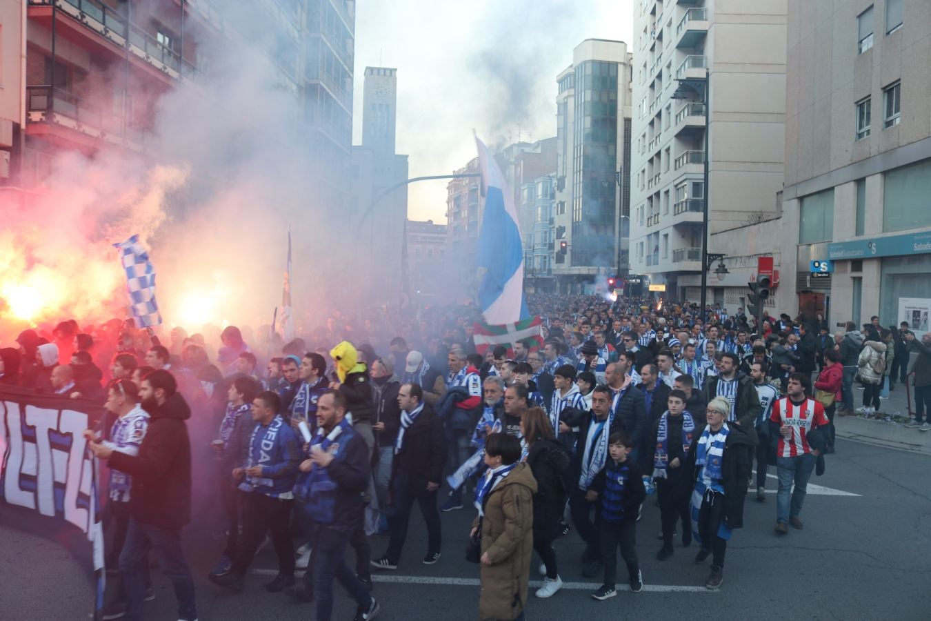 Fotos: La afición realista disfruta en Logroño