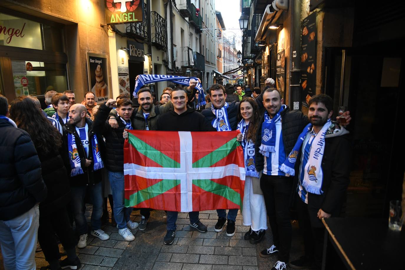 Fotos: La afición realista disfruta en Logroño