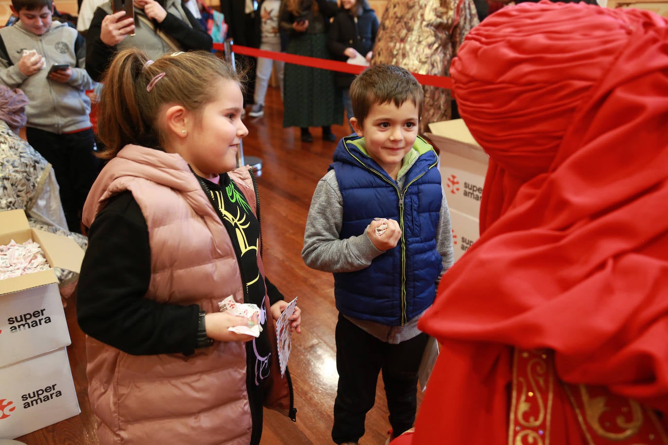 Fotos: Todo nervios en Irun antes de la llegada de los Reyes Magos