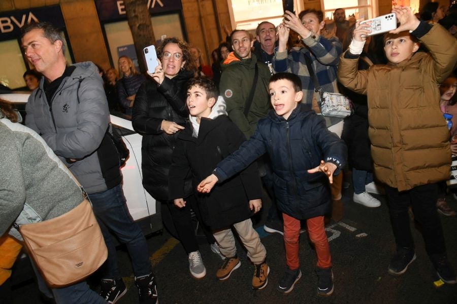 Melchos, Gaspar y Baltasar al inicio de la cabalgata en Donostia. 