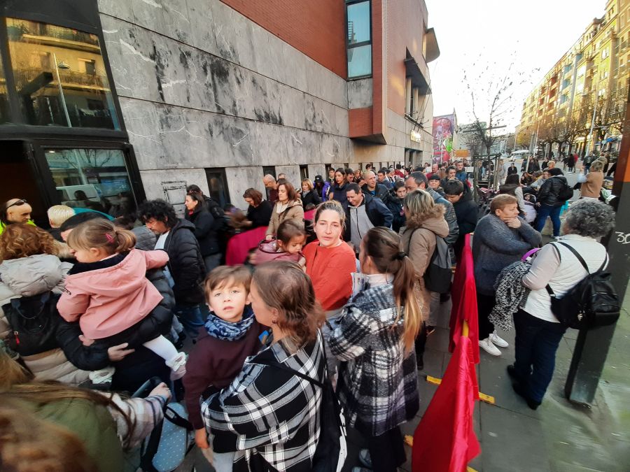 Fotos: Los Reyes, en barco a Pasaia