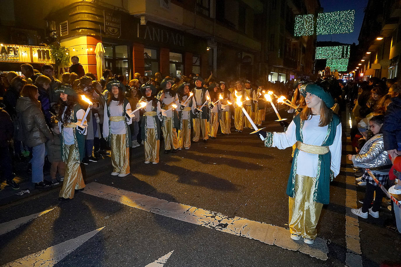 Fotos: Los Reyes Magos llegan de magia Errenteria