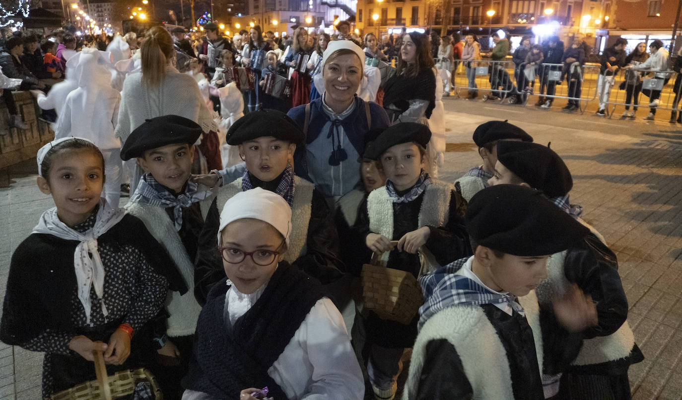 Fotos: Los Reyes Magos llegan de magia Errenteria