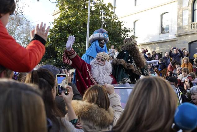 Fotos: Los Reyes reparten ilusión por Donostia
