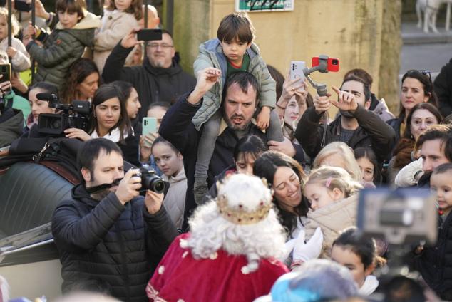 Fotos: Los Reyes reparten ilusión por Donostia
