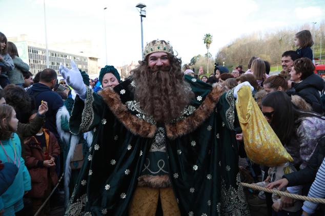Fotos: Los Reyes reparten ilusión por Donostia