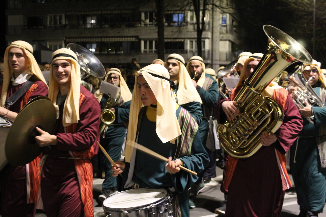 Fotos: Los Reyes reparten ilusión en Urola Kosta