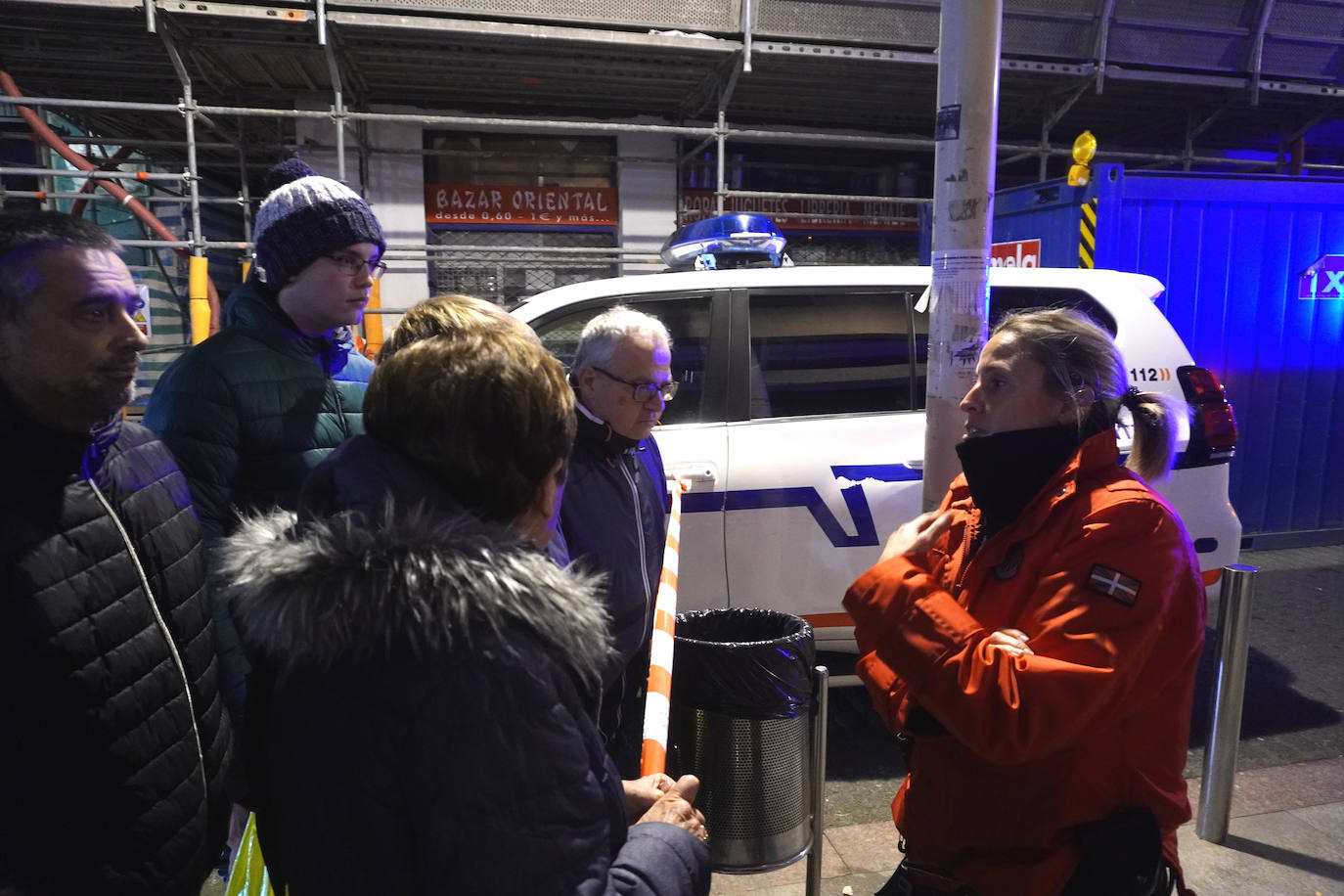 Fotos: Desalojan a 20 familias en Pasai Antxo