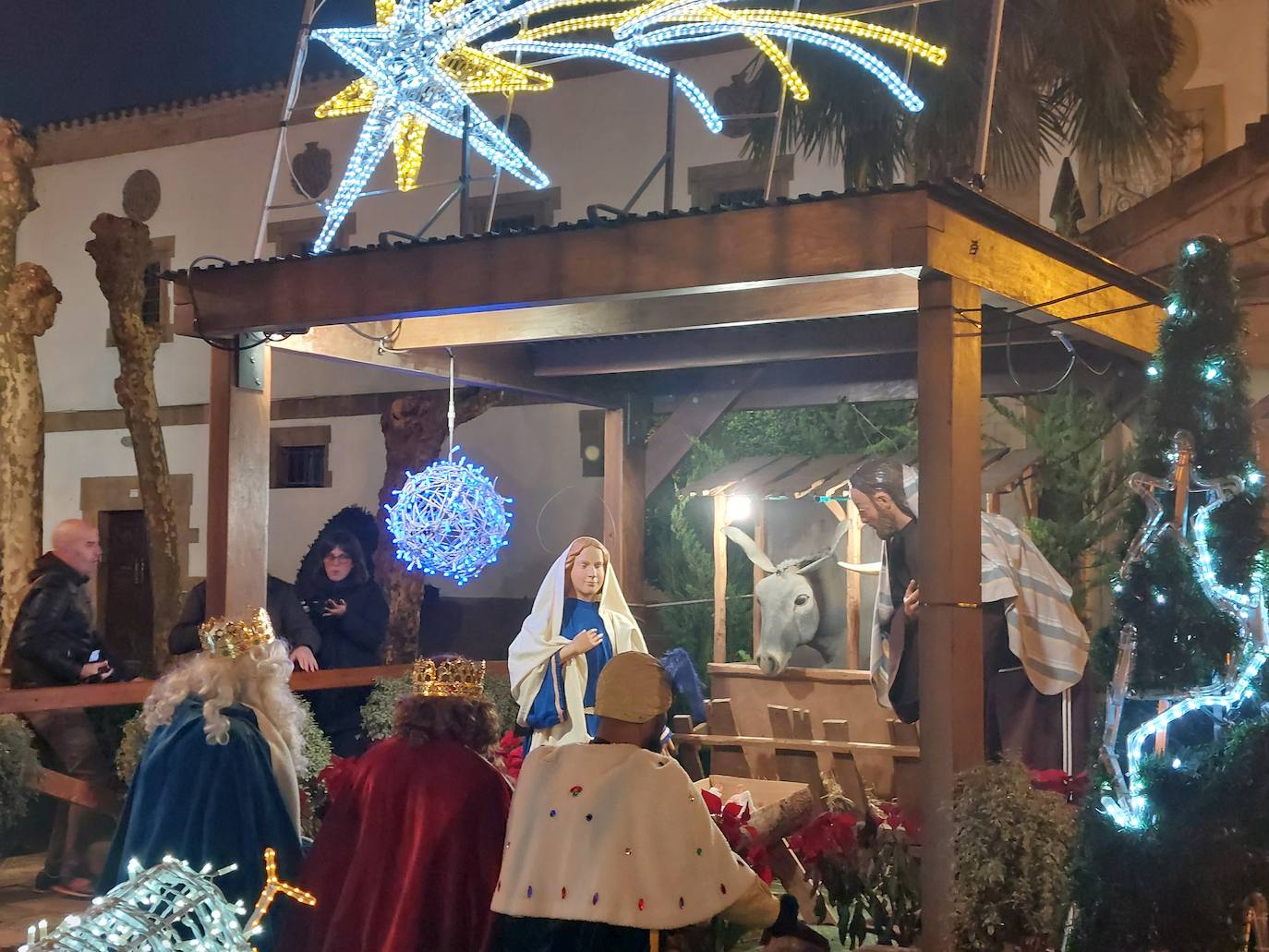 Fotos: Los Reyes reparten ilusión