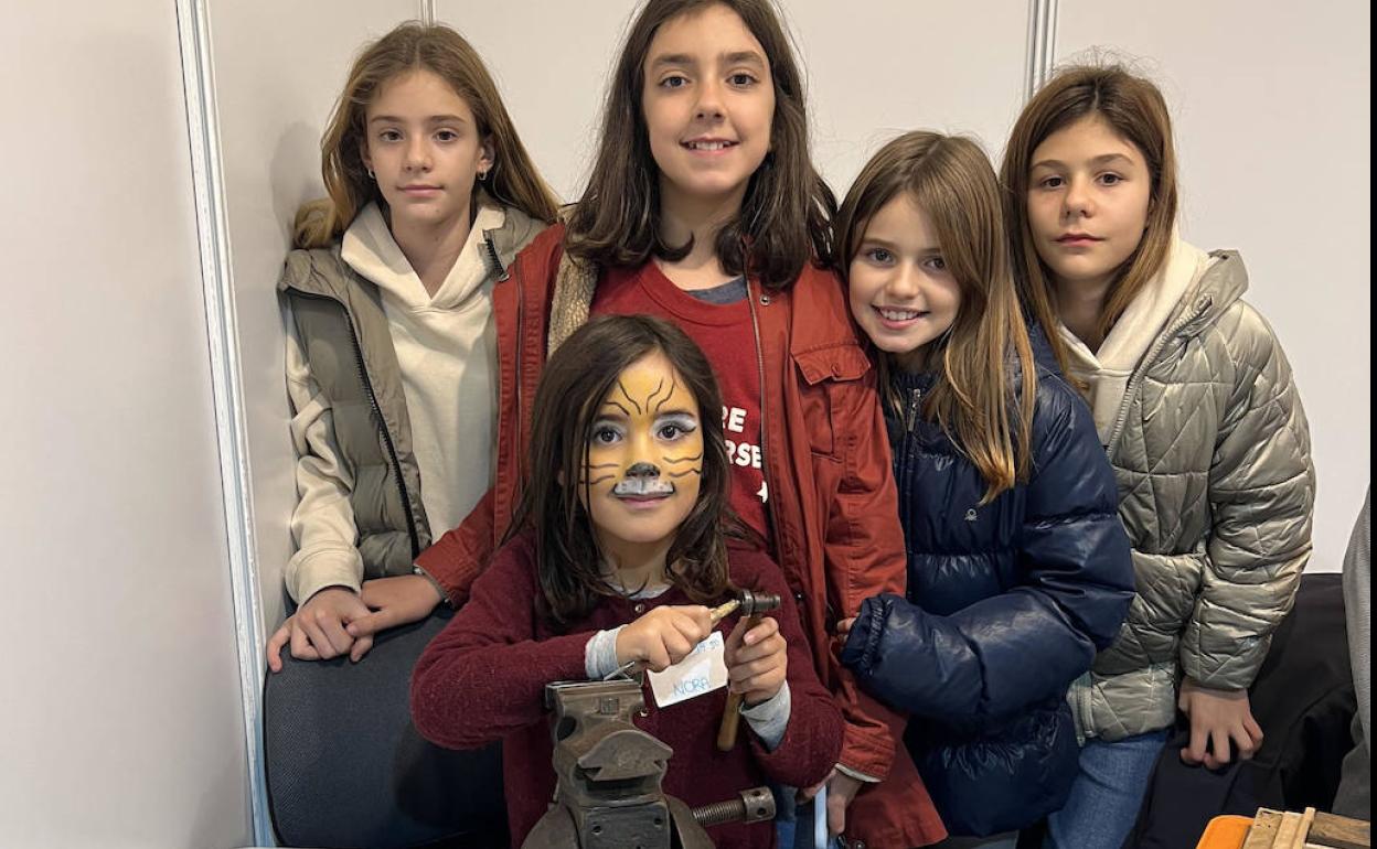 Las nuevas generaciones han conocido el arte el damasquinado eibarrés y del grabado. 