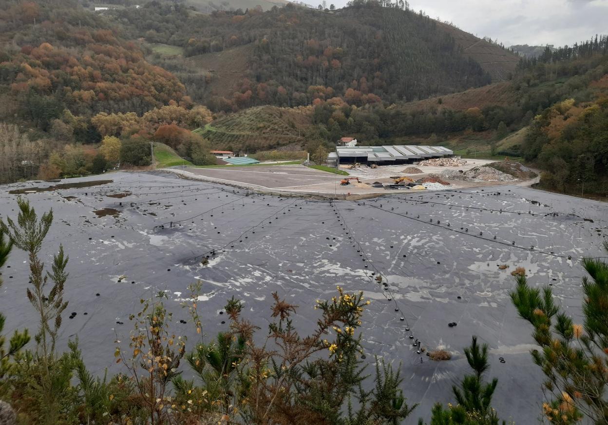 Lapatx zabortegiaren irudia.