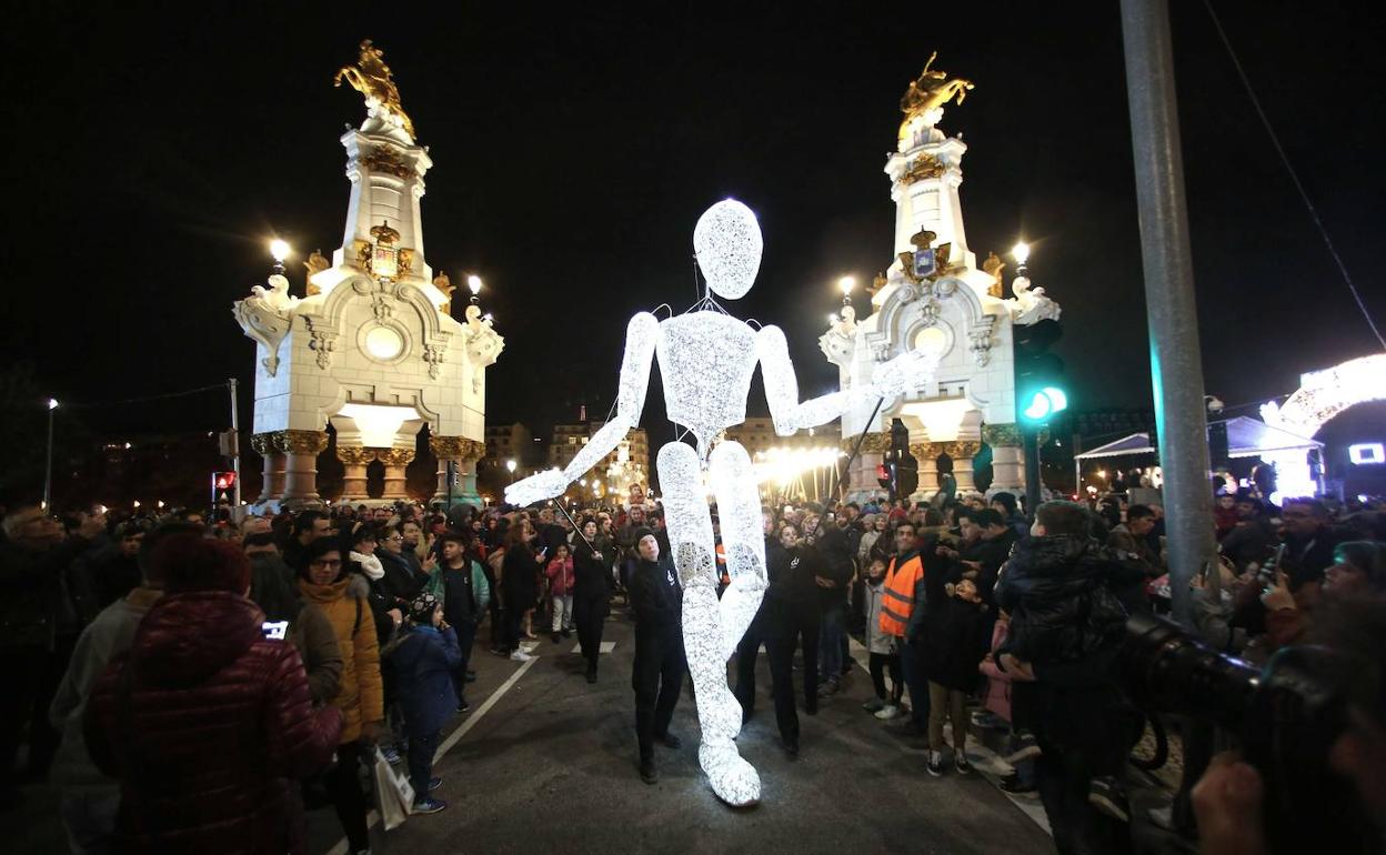 La marioneta gigante 'Dundu'