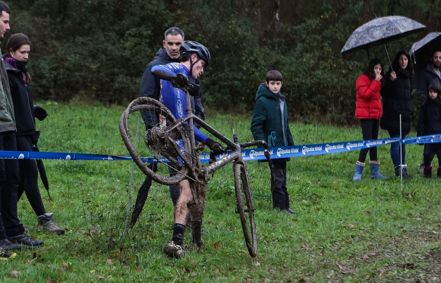 Fotos: El barro de Ormaiztegi deja imágenes espectaculares