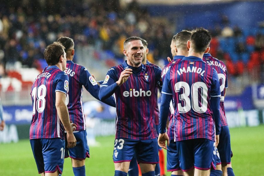 Fotos: El Eibar se impone al Ibiza en Ipurua