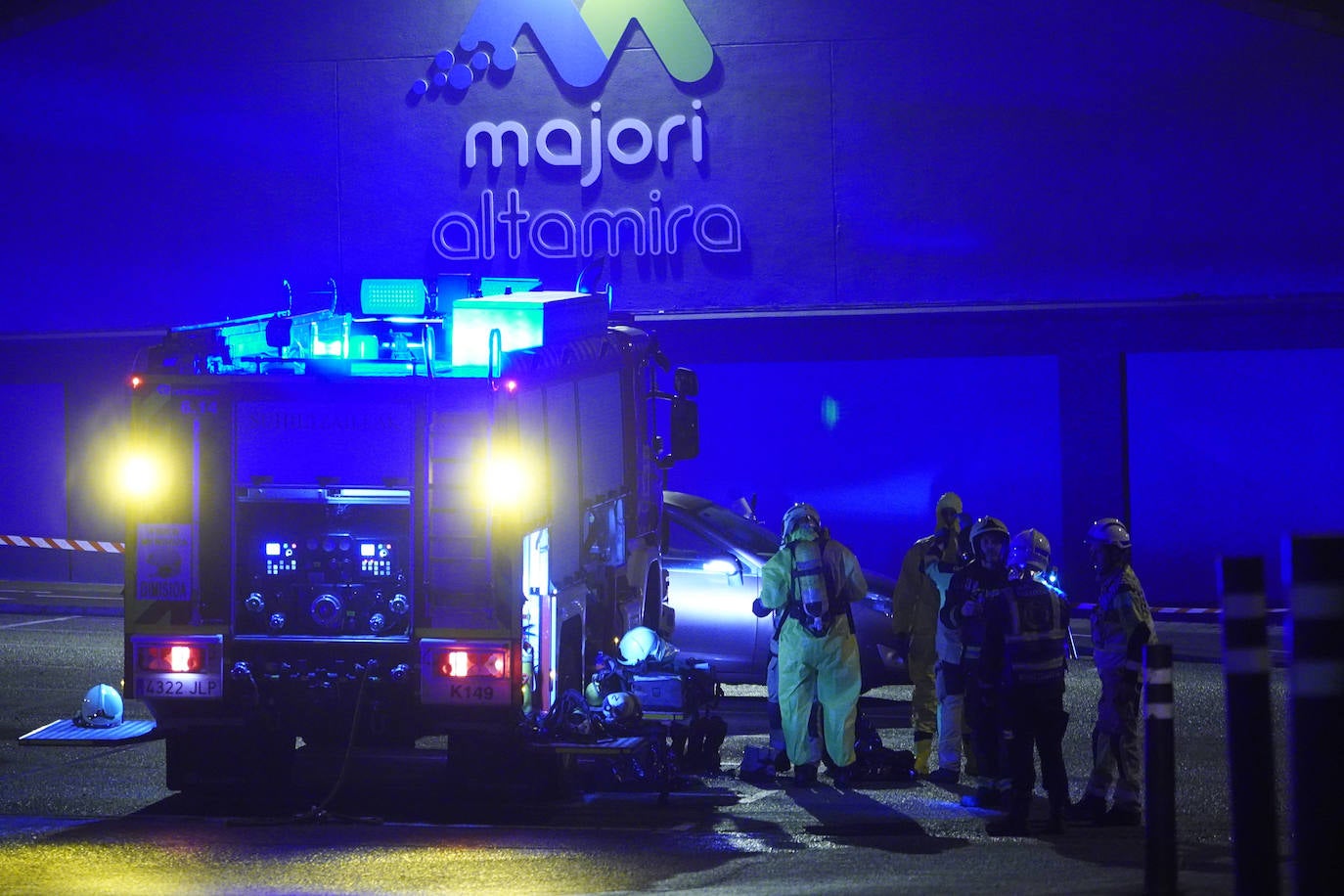 Fotos: Siete hospitalizados y varios atendidos tras un escape de cloro en el polideportivo de Ordizia