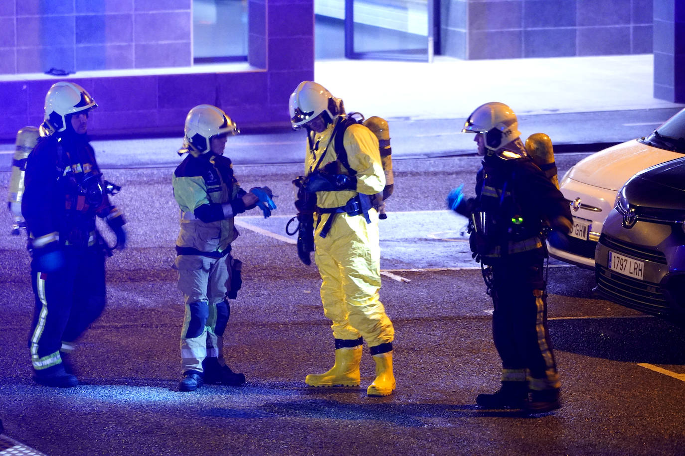 Fotos: Siete hospitalizados y varios atendidos tras un escape de cloro en el polideportivo de Ordizia