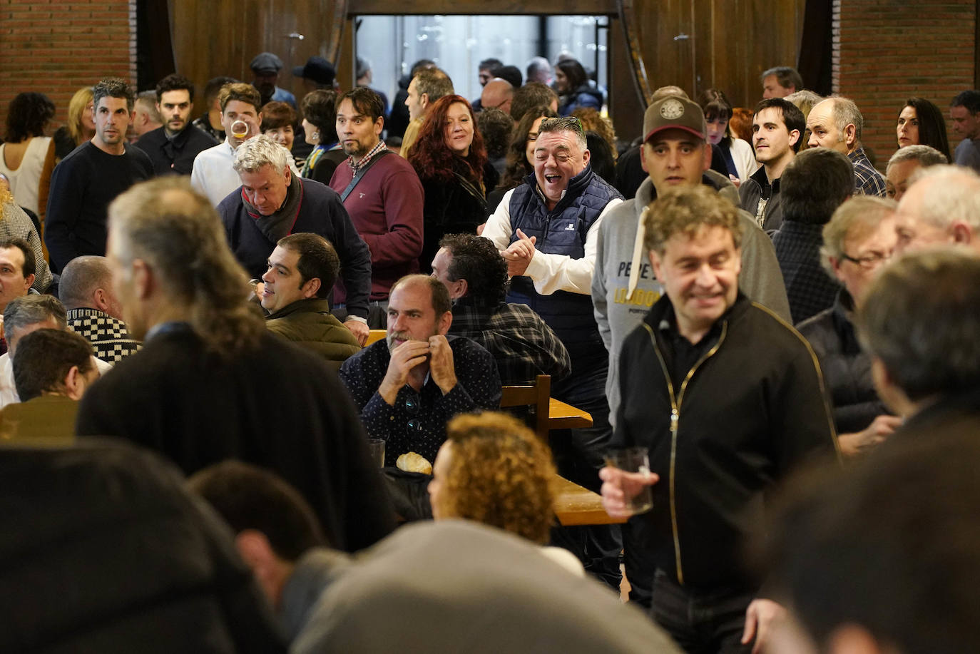 Fotos: La sidrería Saizar da la bienvenida a la nueva temporada