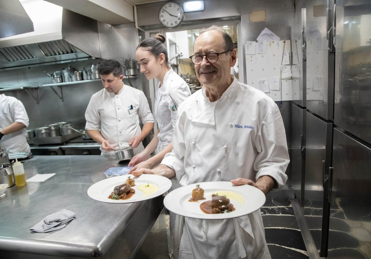 Hilario Arbelaitz, Barril de Oro de Gaztelubide 2023, en el último día de su trabajo en Zuberoa