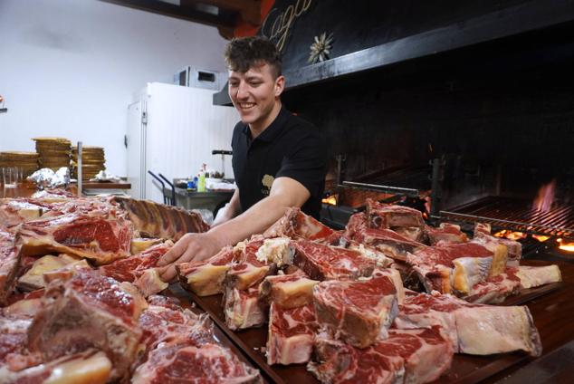 Fotos: Garmendia y Plazaola abren la temporada del txotx: «Gure sagardo berria!»