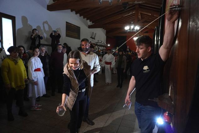 Fotos: Garmendia y Plazaola abren la temporada del txotx: «Gure sagardo berria!»