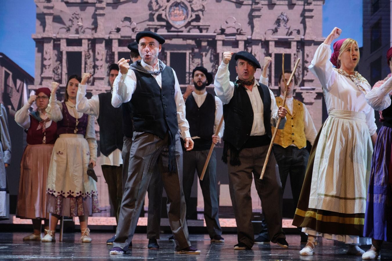 Fotos: El Victoria Eugenia vibró con el estreno del musical &#039;Bretxa 1813&#039;