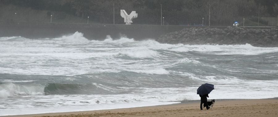 Fotos: Jornada gris y lluviosa