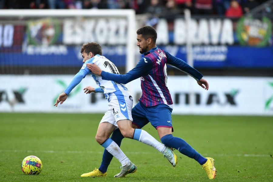 Fotos: El Eibar se hace más líder