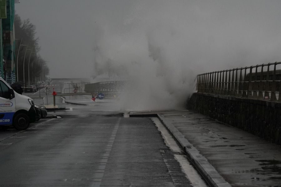 Fotos: Jornada desapacible con lluvia, viento y oleaje